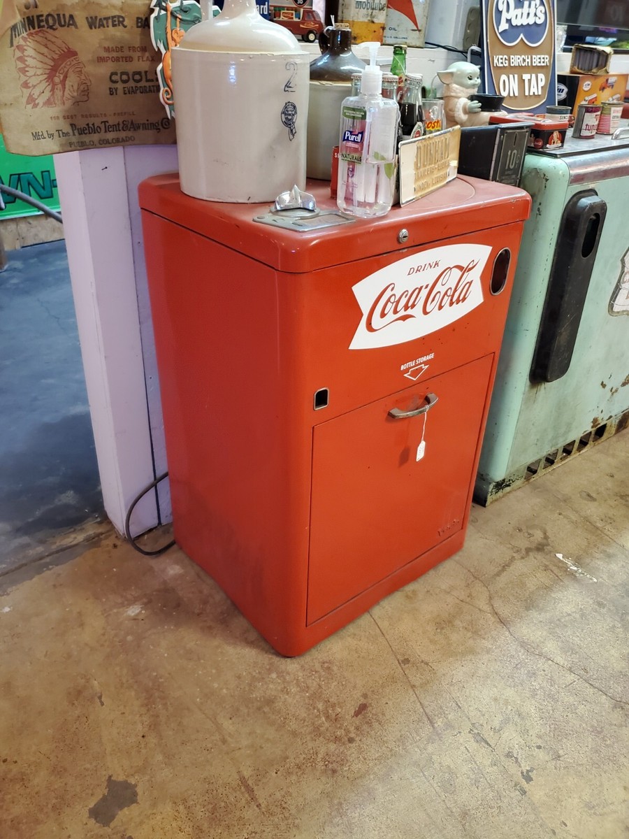 VENDO 23 - Antique 1950s 10 CENT Coke Coca-Cola Spin Top Vending
