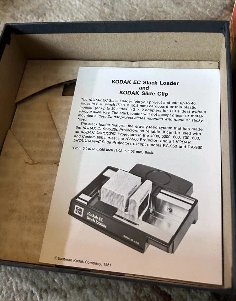 Proyector de diapositivas Kodak Carousel 5200 con bandejas deslizantes Foto 3 de 4