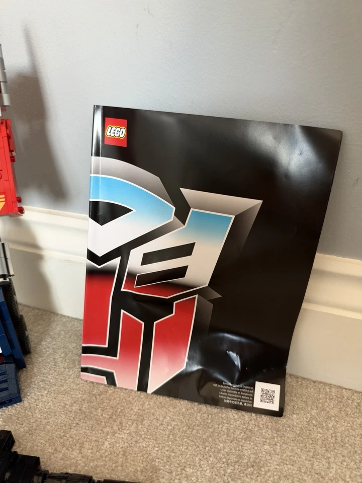 LEGO Icons 10302 Optimus Prime, photo 3 of 5