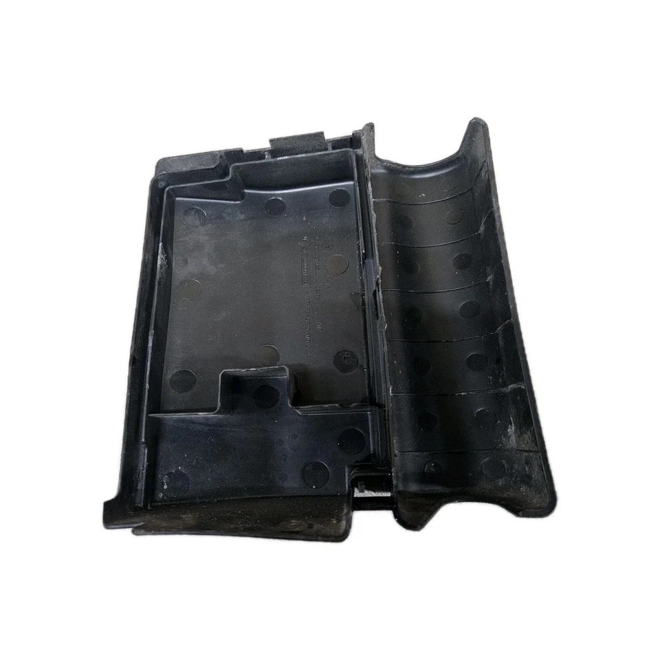 2012-2020 VOLKSWAGEN JETTA PASSAT FUSEBOX COVER 5C0937132A OEM - Image 2 of 2