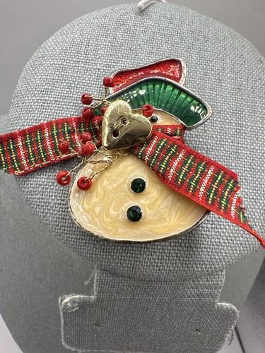 Vintage Christmas Snowman Brooch Pin Holiday Enamel Plaid Ribbon TC Heart Jewelr - Picture 2 of 6