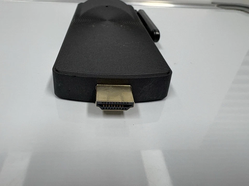 Azulle Access 3 Mini PC Stick Intel J3455 4GB RAM 32GB SSD Windows 10 *NO WIFI* - Image 3 of 4