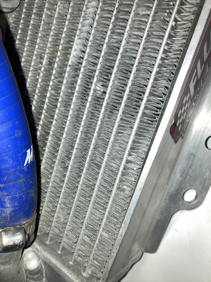 2005 YZ450F Left Side Radiator OEM Cooling System 5TA-1240A-00-00 Yamaha YZ450F - Image 4 of 4