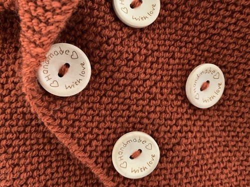 Baby handgestrickt Neugeborene 0-3 Monate Kapuzenmantel mit passendem Spielzeug und Stiefeln - Bild 6 von 14