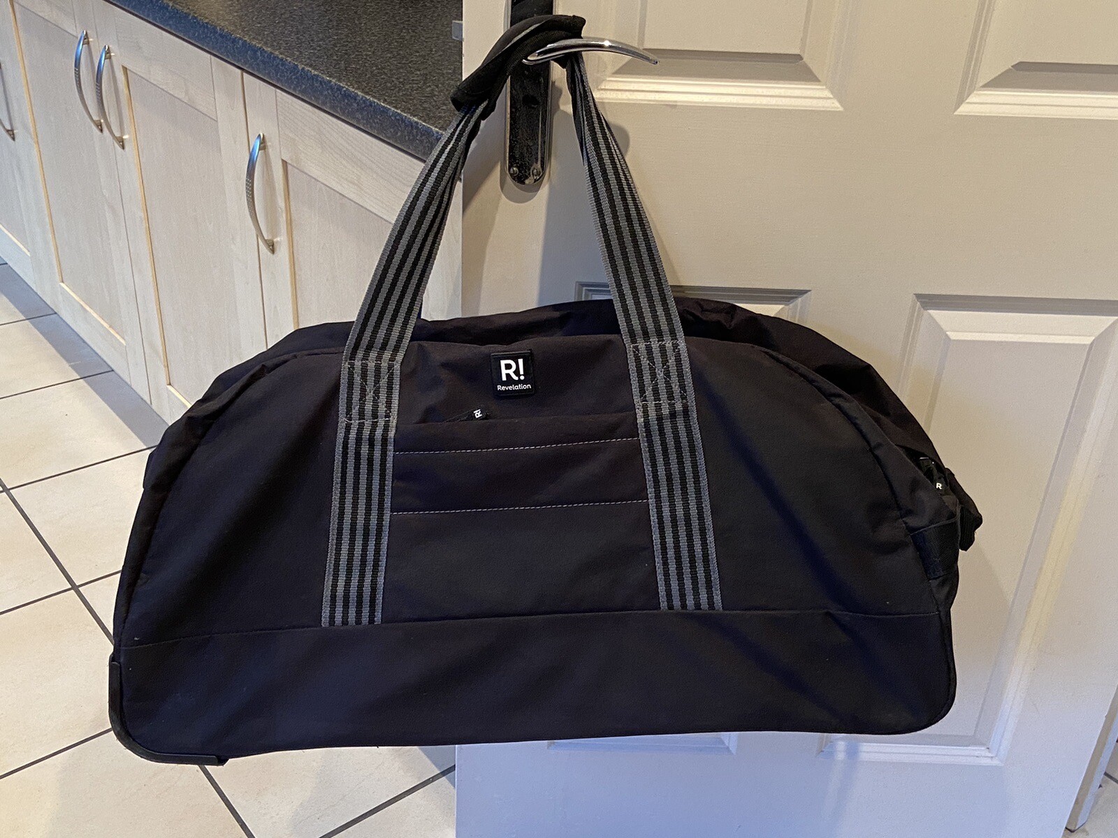 Revelation Holdall With 2 Wheels And Extendable Pullalong Handle eBay