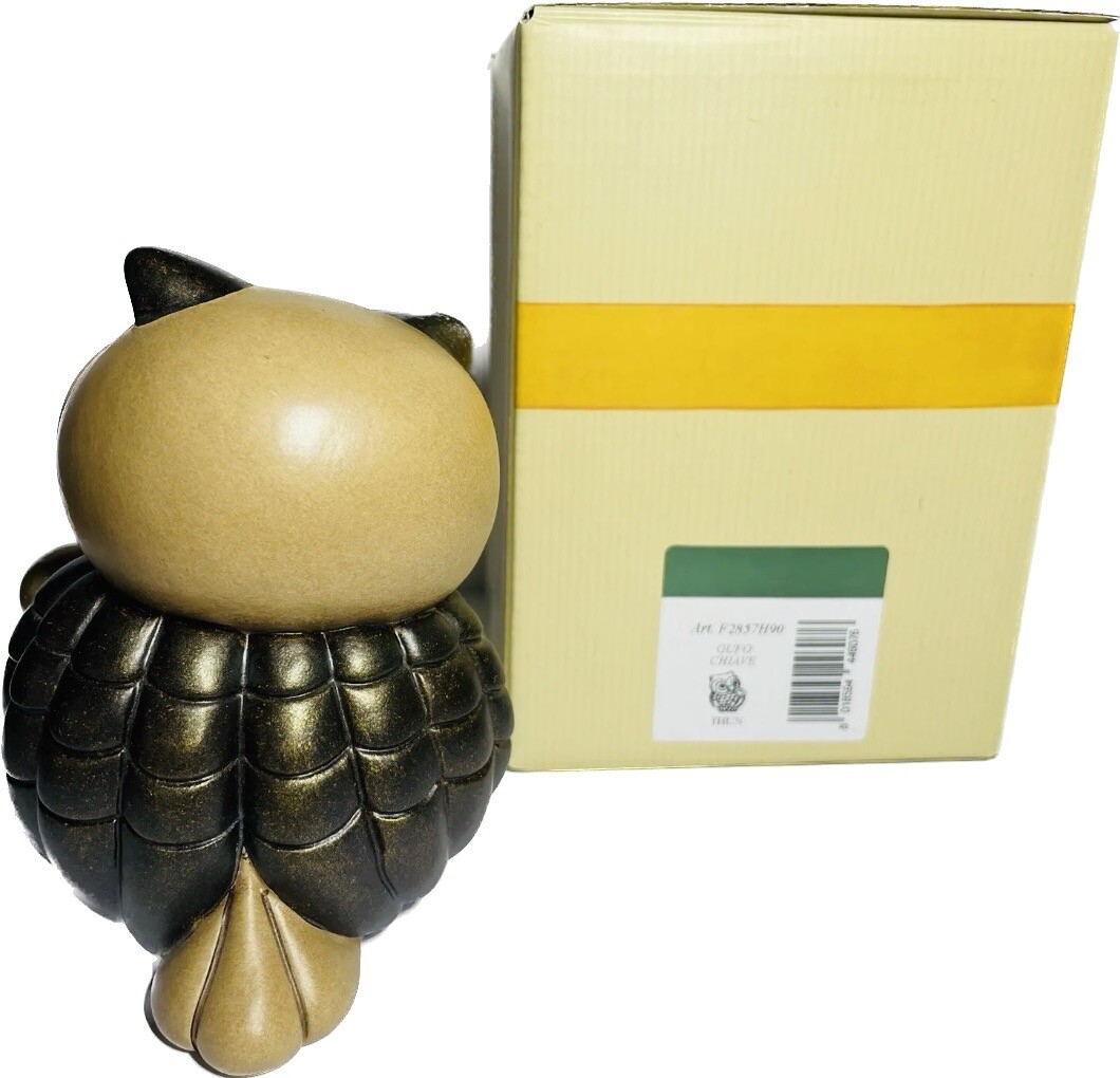 Statuetta Gufo Saggio Con Chiave THUN - Ceramica, 9x9x11.5 Cm, Idea Regalo Elegante