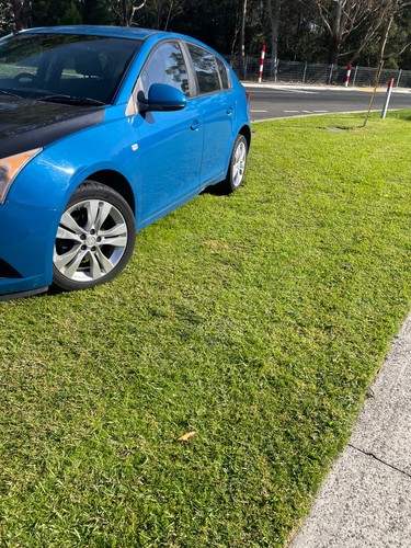 Holden Cruze 2014 equipe sports edition. low kms 1 elderly owner. as new - Picture 14 of 21