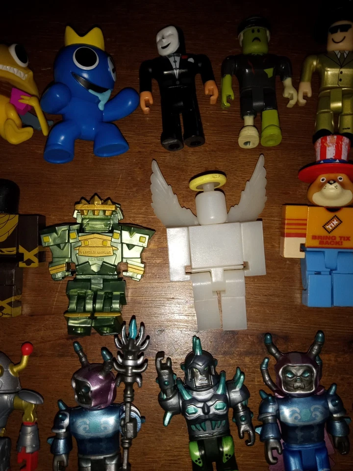 Lote de 23 figuras y armas Jazwares Roblox piezas extra Foto 3 de 4