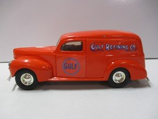 Scale Models Gulf 1940 Ford Panel Pan Bank