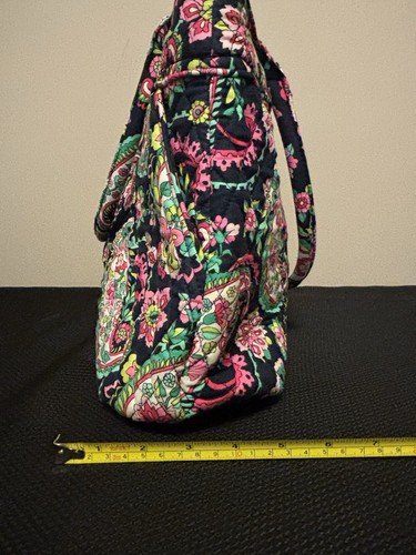 Vera Bradley Pleated Shoulder Bag Petal Paisley Quilted Shoulder  Bag NWT - Bild 8 von 9