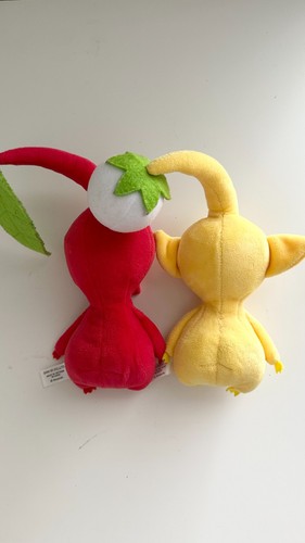 Pikmin Plushy Lot of 2 From Japan - Yellow and Red - Picture 2 of 2