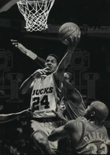 1991 Press Photo Jay Humphries, Manute Boi and Charles Barkley - mjt11725