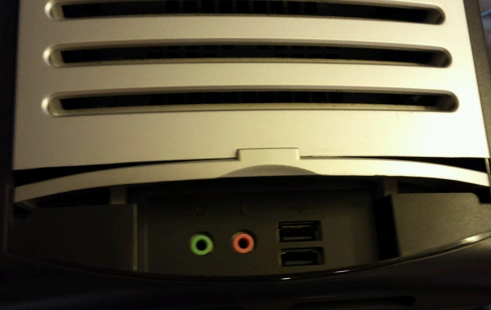 Computadora de escritorio D97573 775 mini torre CPU de doble núcleo E5200 2,50 GHz SIN HDD OS RAM Foto 2 de 4