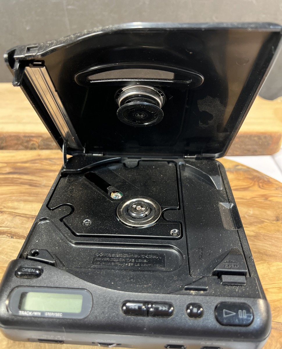 Sony Discman D-11 Mega Bass Personal Portable CD Player Sony Discman D-11 Mega Bass Personal Portable CD Player