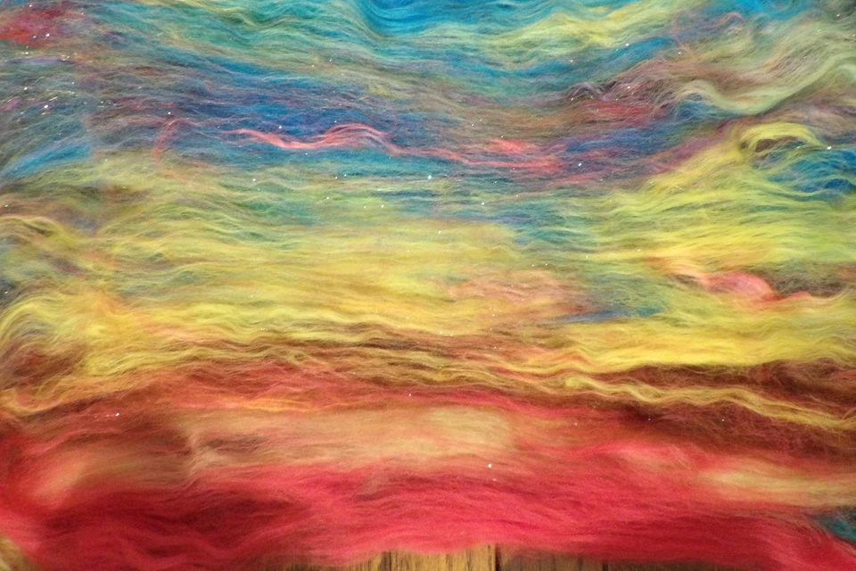 Festival Sparkle Rainbow Carded Art Batt 25-100g Merino Wool Silk Felt Spinning - Image 4 of 4