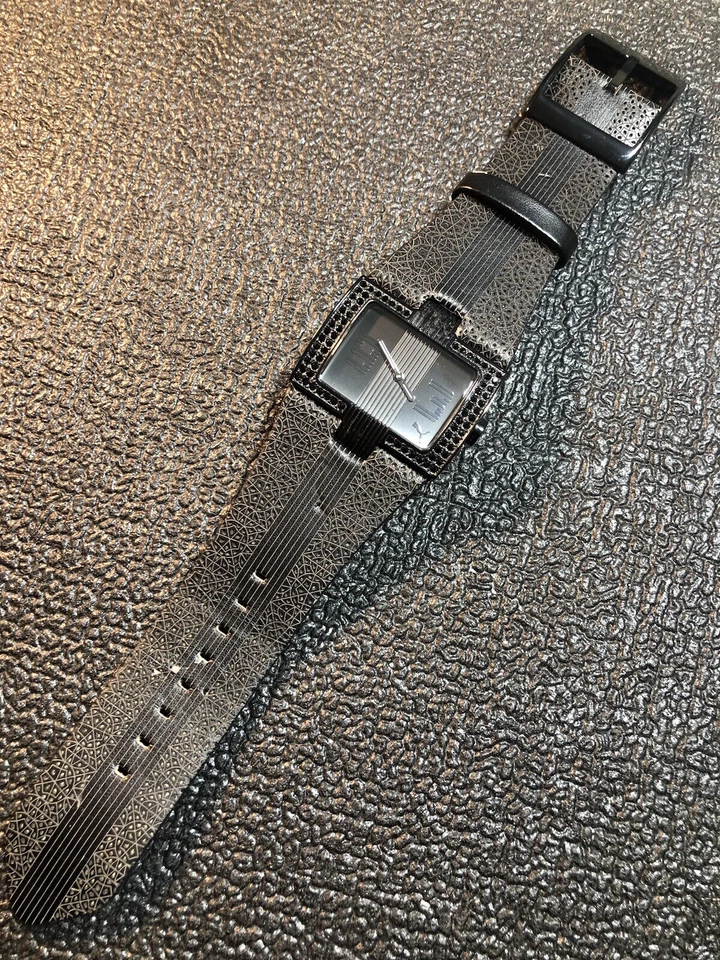 Reloj Puma Negro Damas Bisel Gemado Correa Cuero Grande Batería Nueva Foto 3 de 4