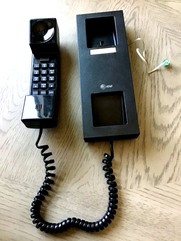 VINTAGE AT&T WALL MOUNT PHONE 1992
