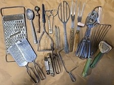 Lot d'ustensiles de cuisine vintage ferme 21 pièces râpes à œufs fouet pelle vert