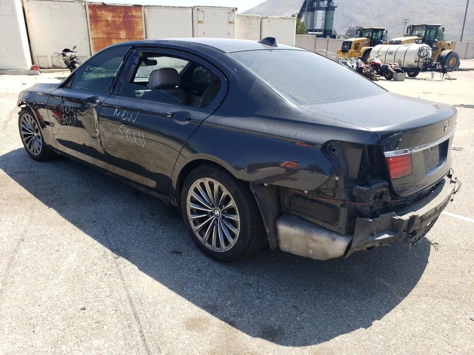 Capô usado serve: 2013 BMW 750I grau A - Imagem 3 de 4