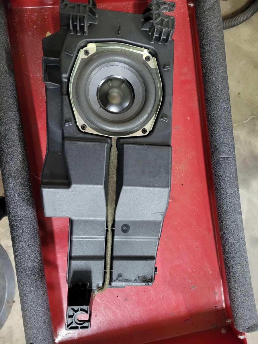 2007 - 09 CHEVROLET TAHOE SILVERADO BOSE SUBWOOFER SPEAKER