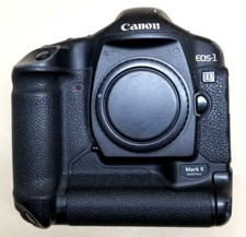 Canon EOS-1 D Mark II Digital Camera Body DS 126051