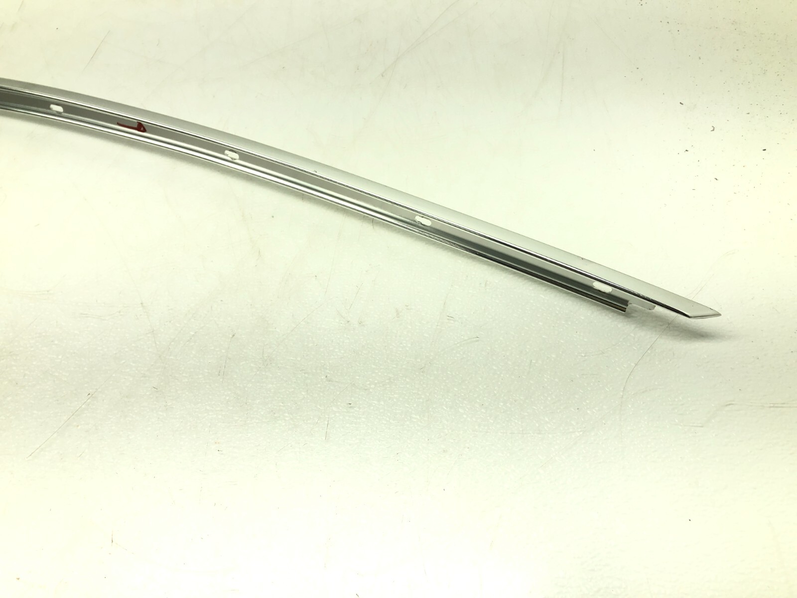 2017-2020 MASERATI LEVANTE RIGHT PASSENGER UPPER DOOR ROOF DRIP MOLDING OEM.