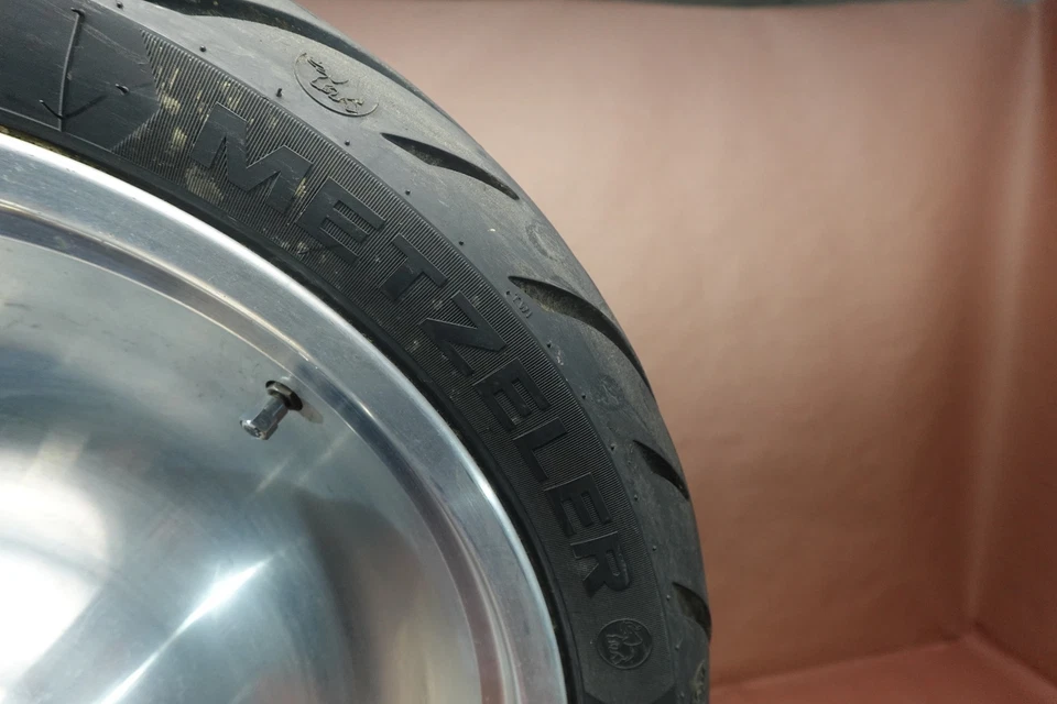 2002-2006 Harley Davidson VRSCA V-Rod задний METZELER обод шины колесо 180/55 B18 - Изображение 3 из 4