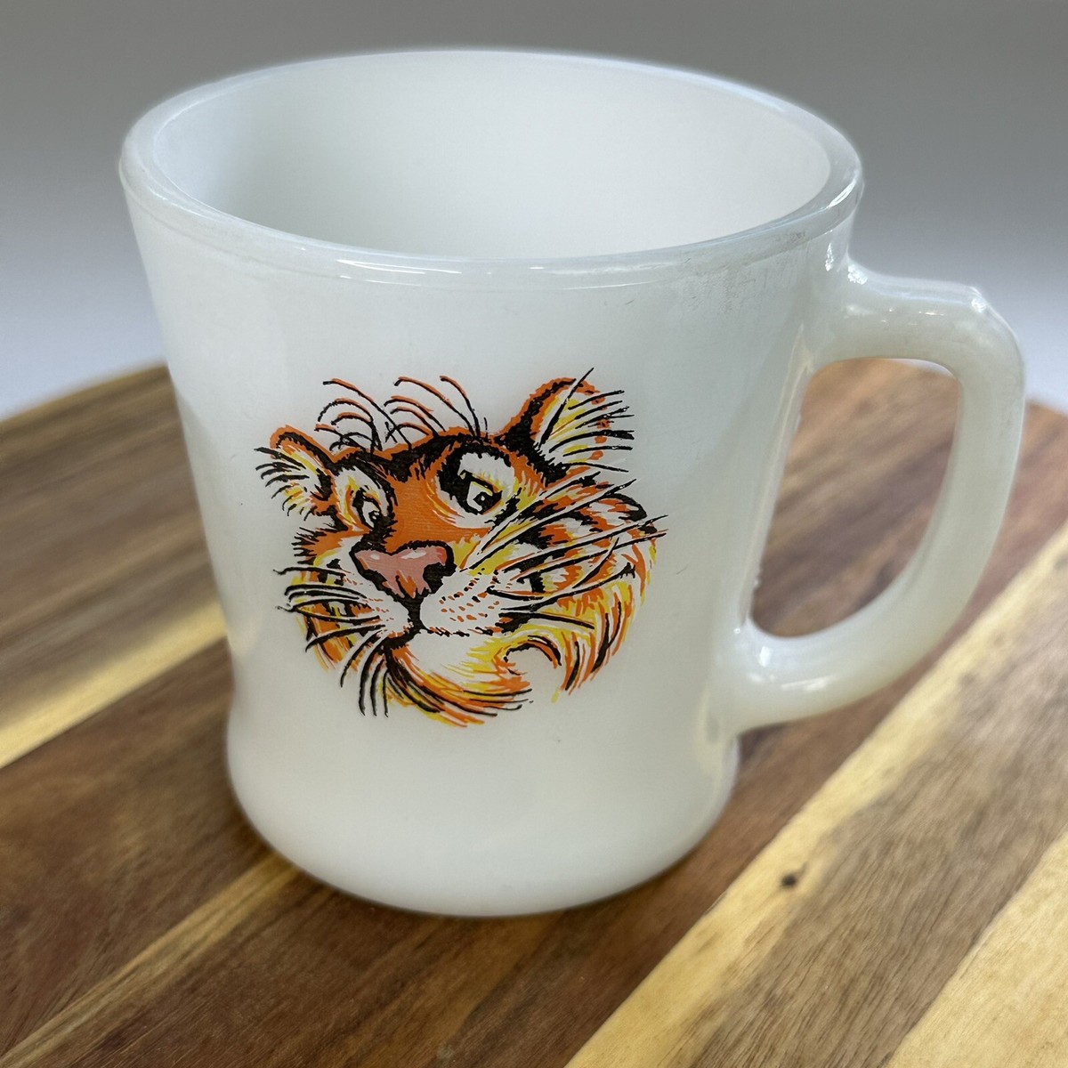 Vintage Anchor Hocking Fire King Esso Tony The Tiger Milk Glass