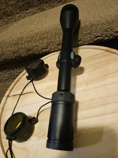 Weaver 3-9x40 Rifle Scope With Caps. Nice