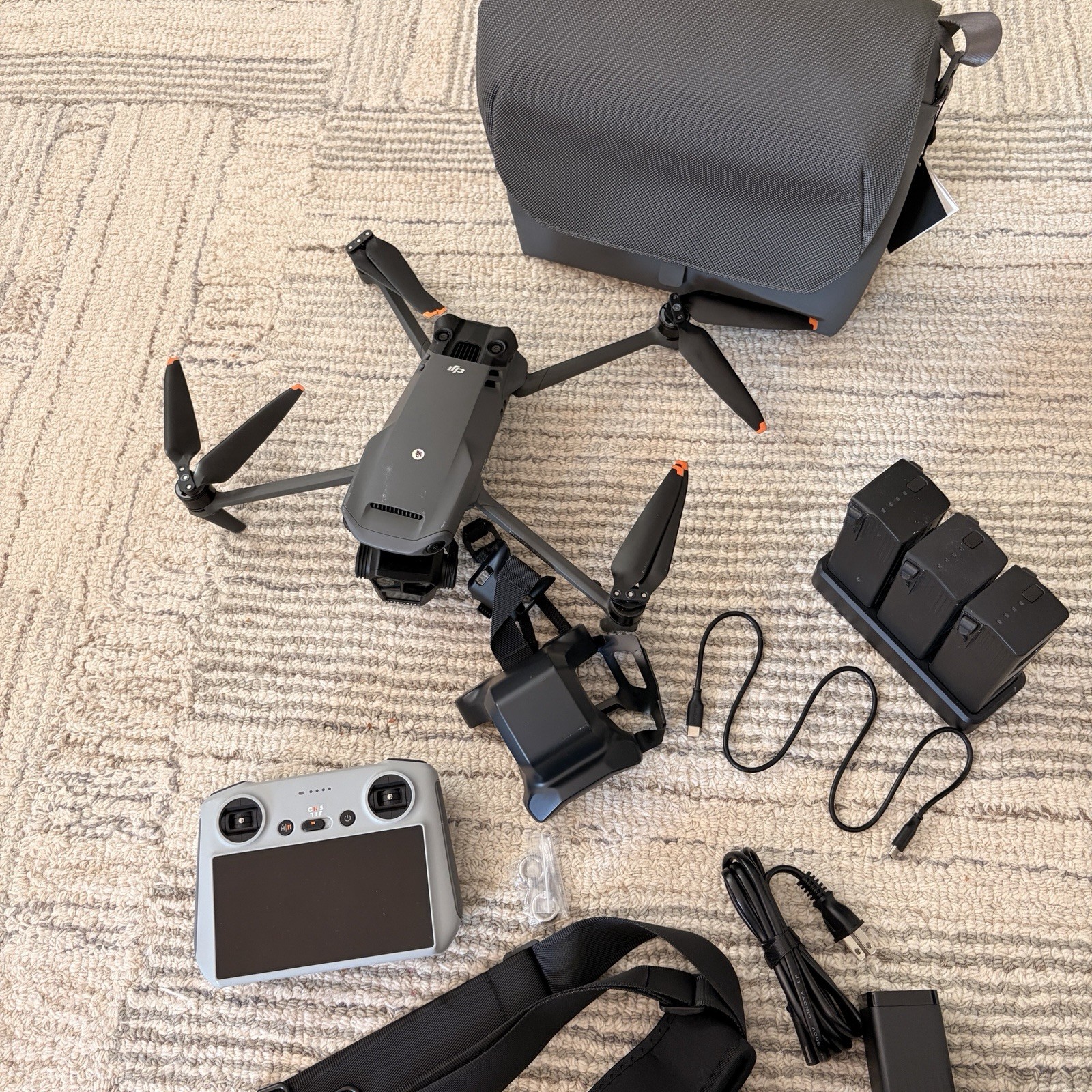 DJI Mavic 3 Pro Fly More Combo –used – 3 Batteries + Bag + Unbound Tested