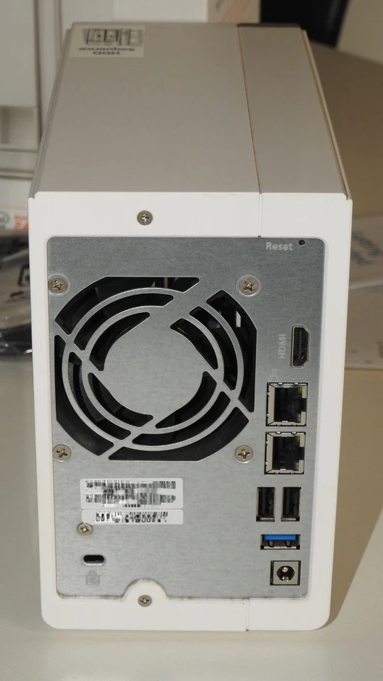 QNAP TurboNAS TS-251 2GB 2,5"/3,5" SATA III NAS - Bianco - Immagine 4 di 4