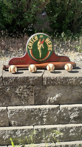 VINTAGE LOOK BaseBall WOODEN WALL PLAQUE HAT / COAT RACK