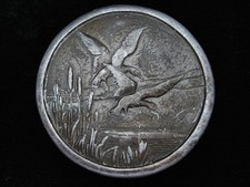PK03104 VINTAGE 1976 DUCKS FLYING OVER POND ARTWORK BRASSTONE BELT BUCKLE