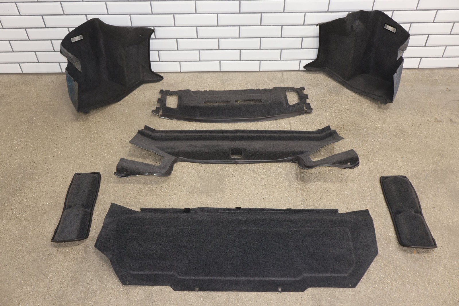 99-03 Aston Martin DB7 Vantage V12 Rear Interior Trunk Carpet Cleanout (Gray)