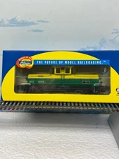 HO ATHEARN ~ GATX CHEMICAL TANK CAR # 63818 ~ NEW