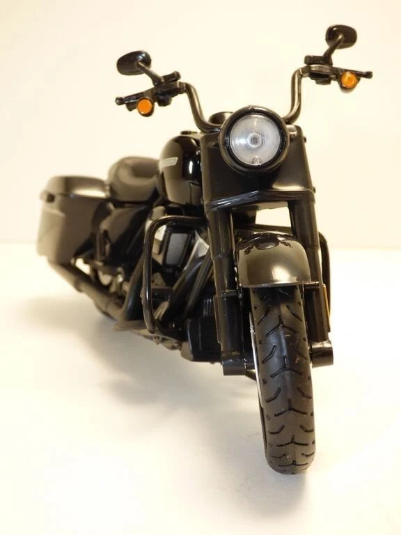 Harley-Davidson Road King Special (2017) - Immagine 3 di 4