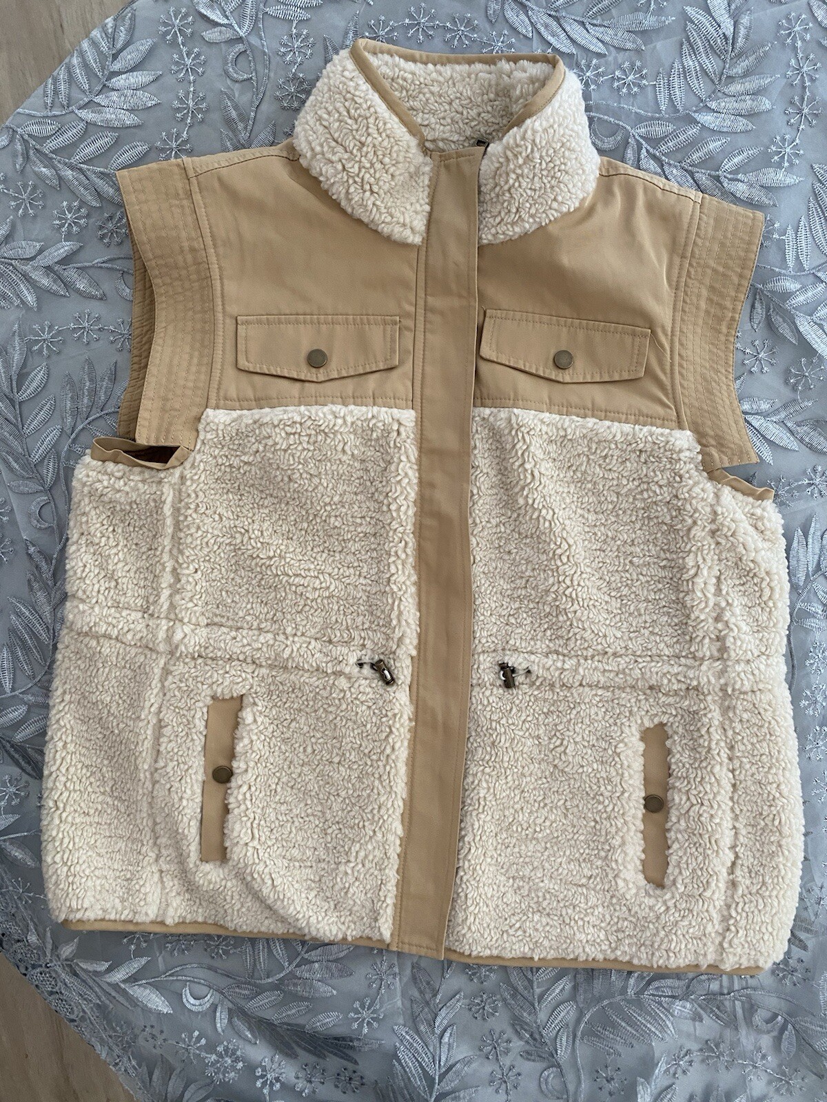 Vest Nwt!!