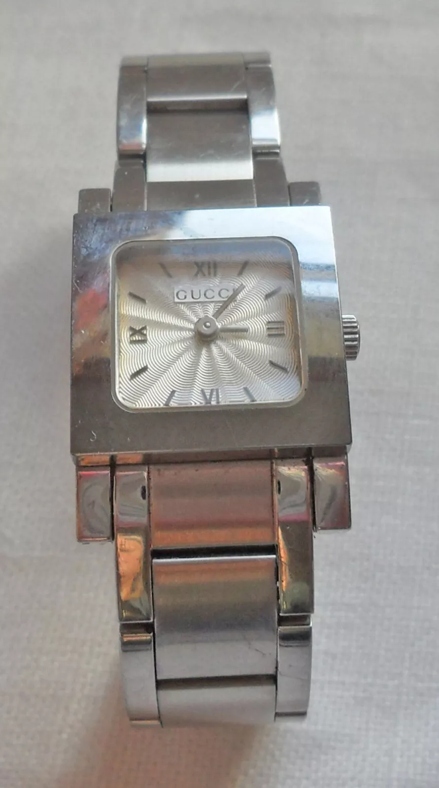 Montre Vintage Femme Gucci 7900P Argent avec Visage Effet Sunburst ~Fonctionne