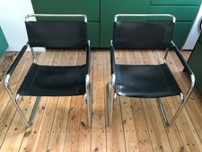 Thonet S34 Freischwinger Stuhl mit Armlehnen, Gestell Chrom, Leder Schwarz