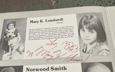 VTG 1977 “Annie” A New Musical”Souvenir Program Autographed 1980 Tour Cast Book.