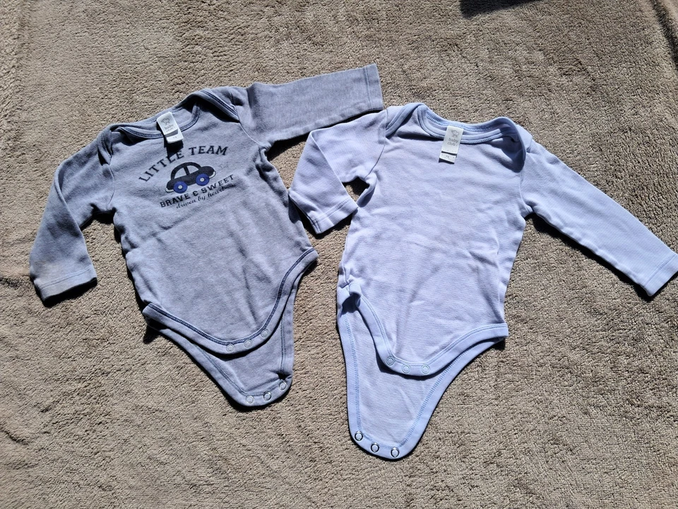Set 2 süße Langarm Bodys, hellblau+hellgrau, C&A, Gr. 74, RÄUBERTEILE!