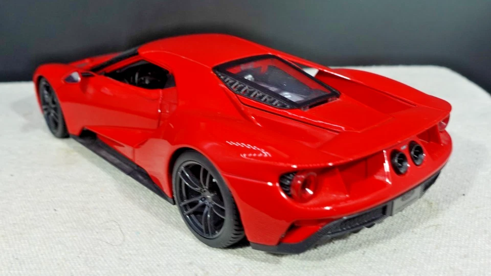 Maisto 2017 Ford GT 1:18 - Изображение 4 из 4