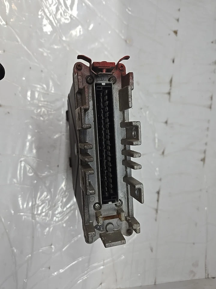 ORDENADOR VOLKSWAGEN CABRIOLET ECM ECU 037 906 023 A Foto 2 de 4