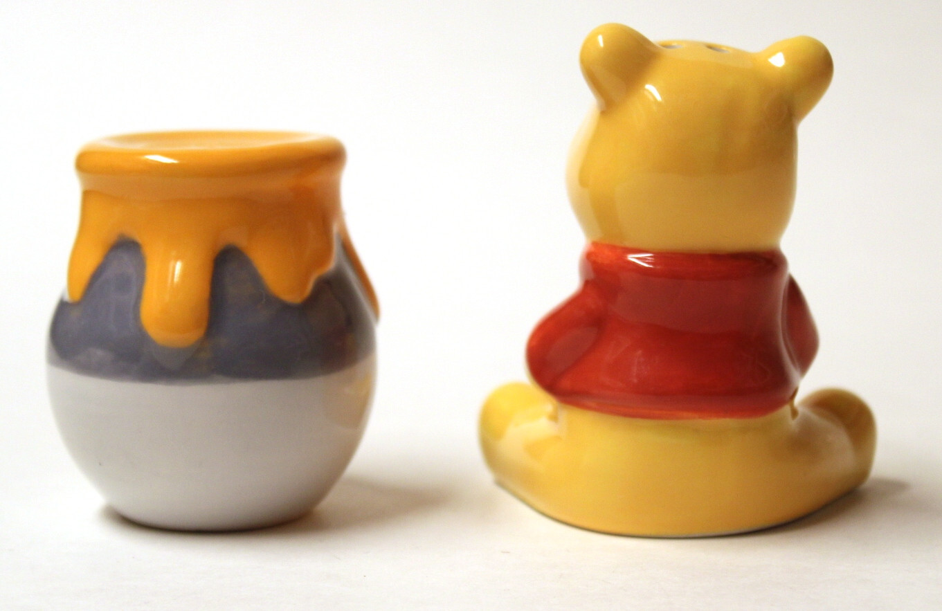 Disney Winnie the Pooh and Honey Pot Ceramic Salt & Pepper Shaker Set