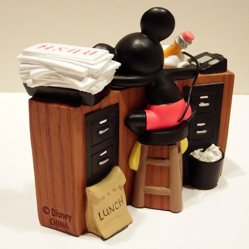 Walt Disney World - Mickey Mouse - Sleeping at Mickey's Vacation Desk Clock *VGC - Picture 6 of 23
