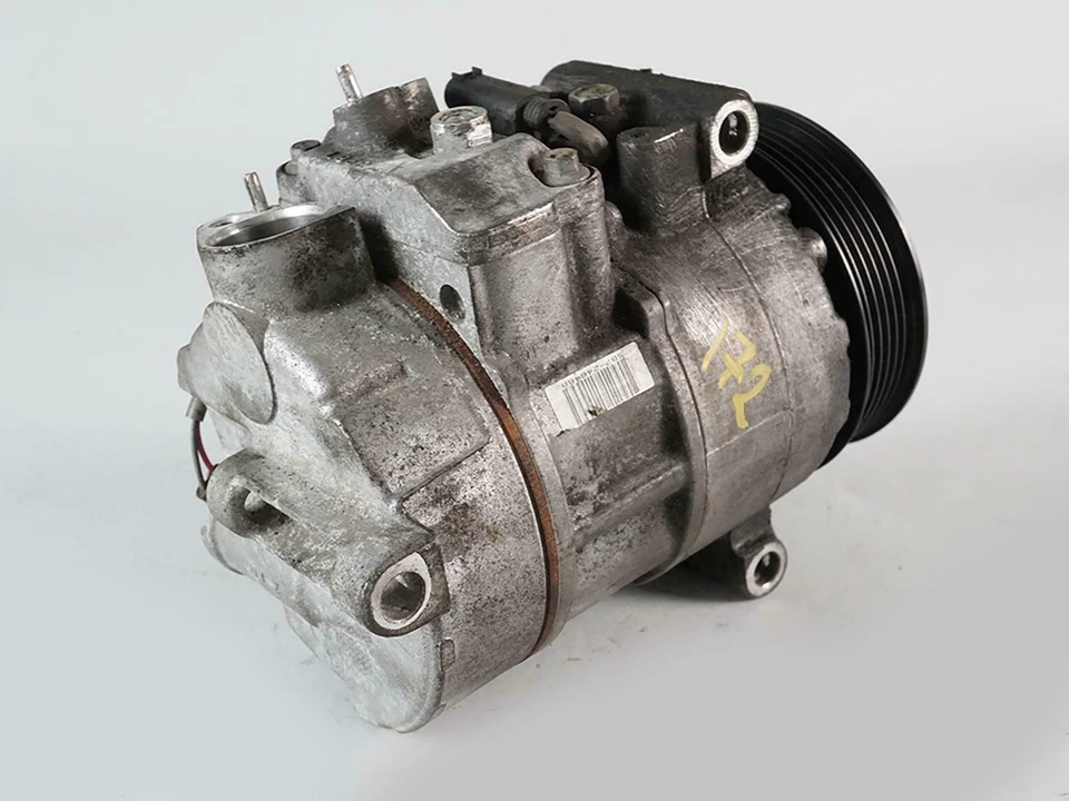 Двигатель насоса кондиционера 2010 - 2012 Mercedes Benz класса E E350 0022303111 - Изображение 2 из 4