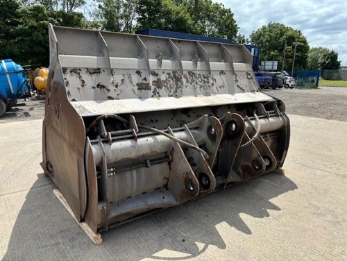 3200mm Volvo L150-180-220 High-Tip Bucket -Used- Price £9000.00 + VAT @ 20% B479 - Picture 3 of 7