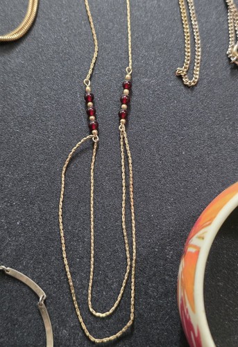 Vtg Lot Of 9 Avon Jewelry Pcs: Necklaces Bracelets/Bangle. Gold Tone, Chains Etc - Picture 9 of 14