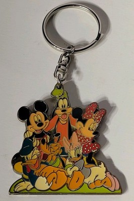 DISNEY Mickey Minnie Goofy Donald Daisy Pluto Metal Keychain Classic Characters