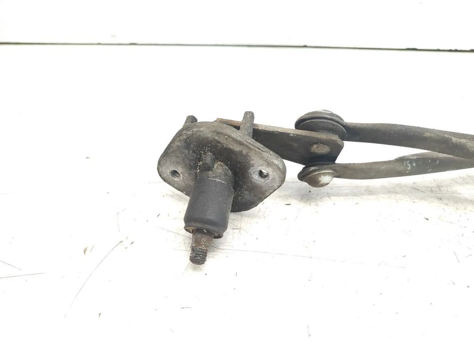 Mazda B2200 B Uf Series 2.2D Diesel 1989 LHD Front Wiper Lift - Image 2 of 4